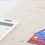 クレジットカードの引落し日について解説！締め日や支払いに遅れるリスクも説明